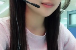 客服小姐姐抱娃娃图片,萌娃互动瞬间捕捉”