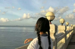 2022背影头像女,展现独特气质与情感的多彩世界”