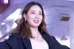 国外小姐姐教你拍照姿势,拍照姿势全攻略，轻松拍出时尚大片