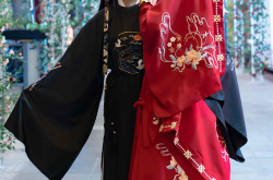 古装汉服小姐姐红色裤子,红色裤装下的古典美