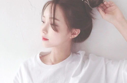 美女微信头像,展现个性魅力风采”