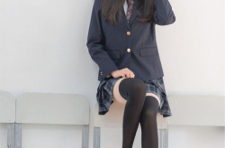 冬季学生装小姐姐,冬日校园时尚风——学生装小姐姐风采掠影